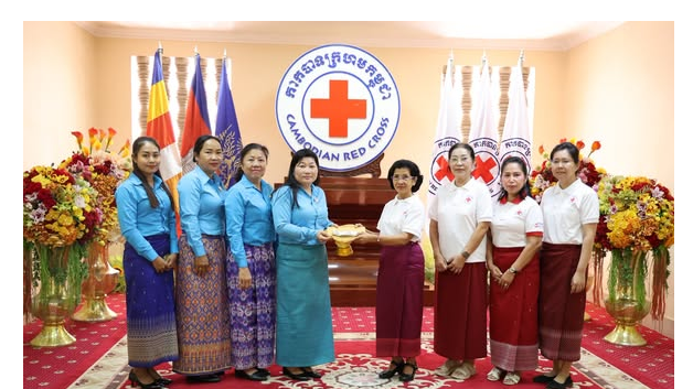 សកម្មភាពមនុស្សធម៌ជាមួយនឹងកាកបាទក្រហម