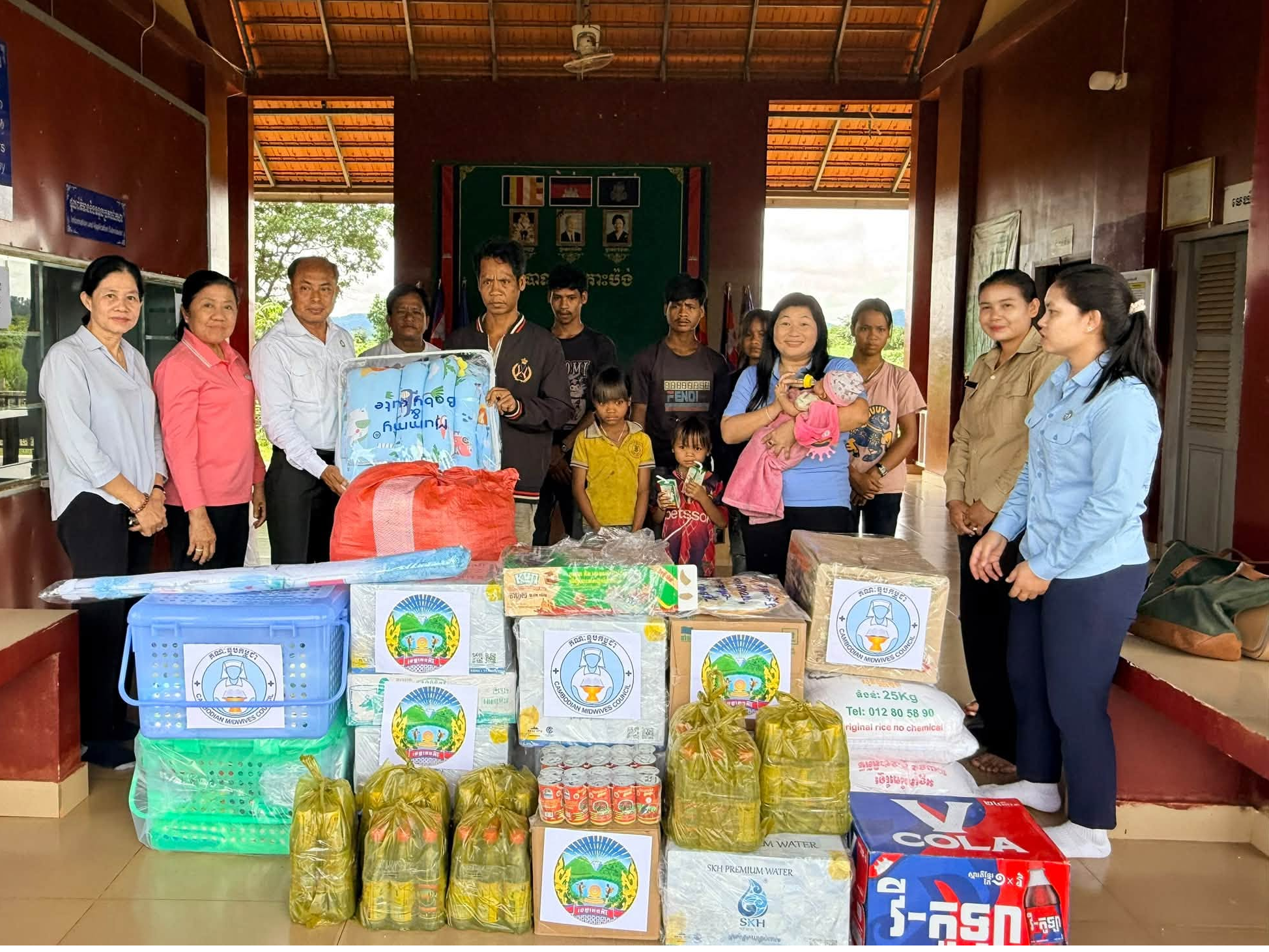 ក្រោមមូលនិធិបរិច្ចាគសប្បុរសធម៌​គណ:ឆ្មបកម្ពុជា​ សហការជាមួយមន្ទីរសុខាភិបាលខេត្តរតនគិរី​ បានដឹកនាំយកអំណោយជូន ទារកកំព្រាម្តាយ​ និងក្រុមគ្រួសារ​ជនជាតិដេីមភាគតិច ស្រុកវេីនសៃ​ ខេត្តរតនគីរី